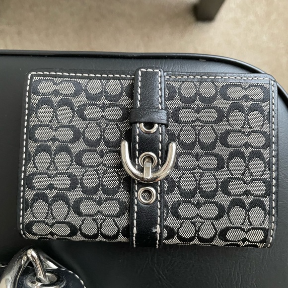 Coach Signature Handbag F0K-9362 plus wallet - Picture 2 of 8